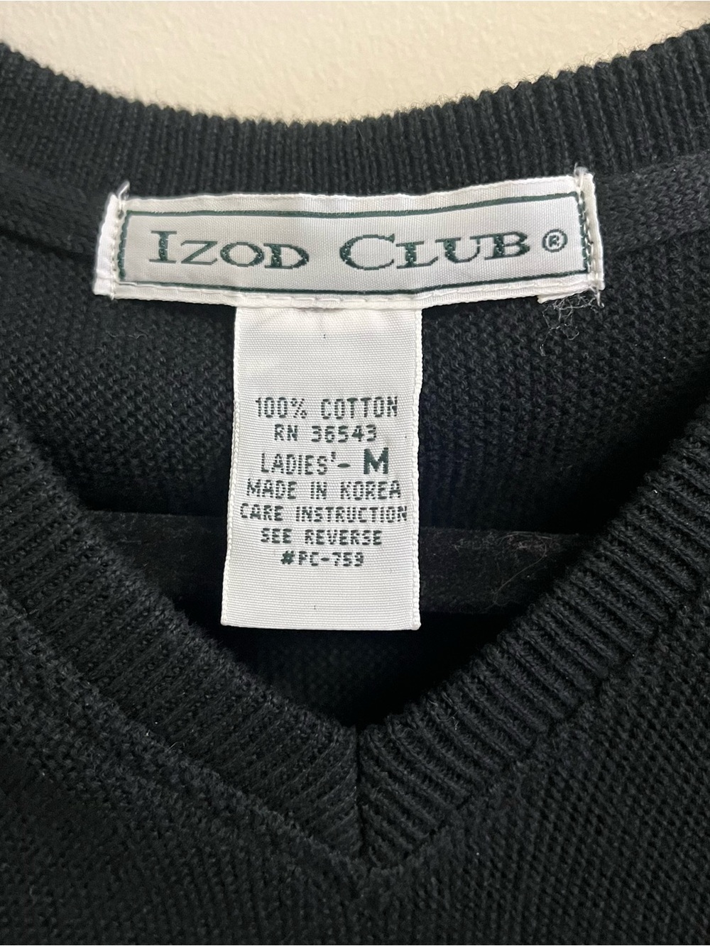Vintage Golf Womens Sweater Vest Black V-Neck Sleeveless Medium Izod Club - Picture 3 of 6